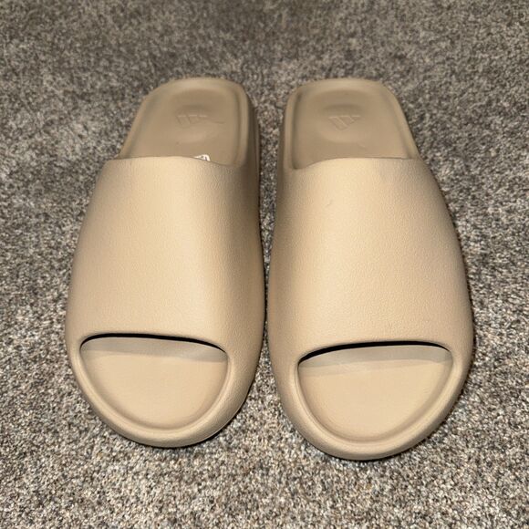 Size 11 Men’s- Adidas Yeezy Slide GW1934